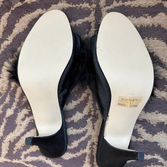 Rare Frederick’s of Hollywood Black Feathered Heels - Picture 3 of 3